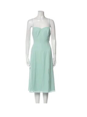 Fame & Partners
Square Neckline Midi Length Dress